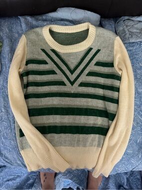 Late 70’s Vintage Cream & Green Striped Chevron-design Sweater